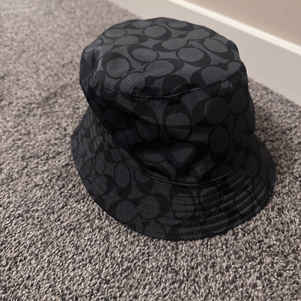 COACH REVERSIBLE  BUCKET HAT
